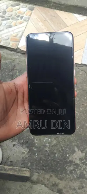 Photo - Samsung Galaxy A04e 32 GB Rose Gold