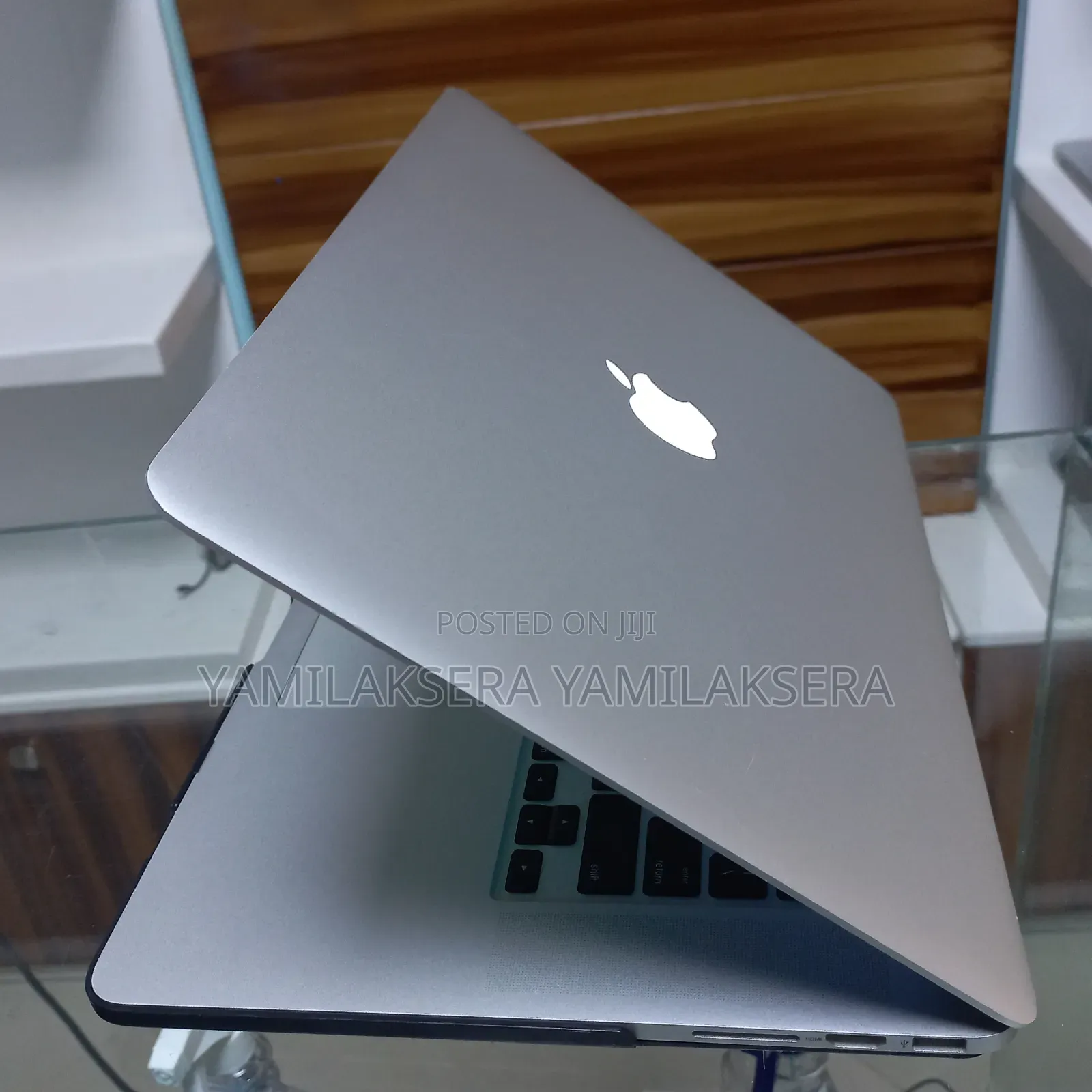 New Laptop Apple MacBook Pro 2013 8GB Intel Core I7 SSD 256GB