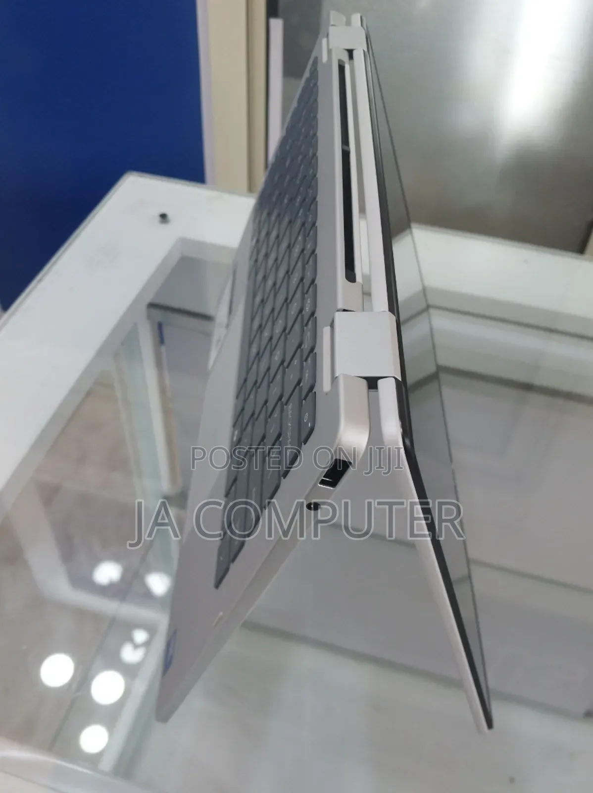 New Laptop HP OmniBook 5 Flip 16GB Intel Core 7 SSD 512GB