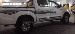 Toyota Hilux 3.0 D-4D 4x4 2013 White