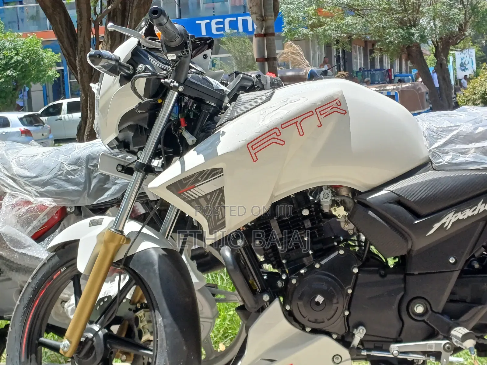 New TVS Apache 180 RTR 2024 White