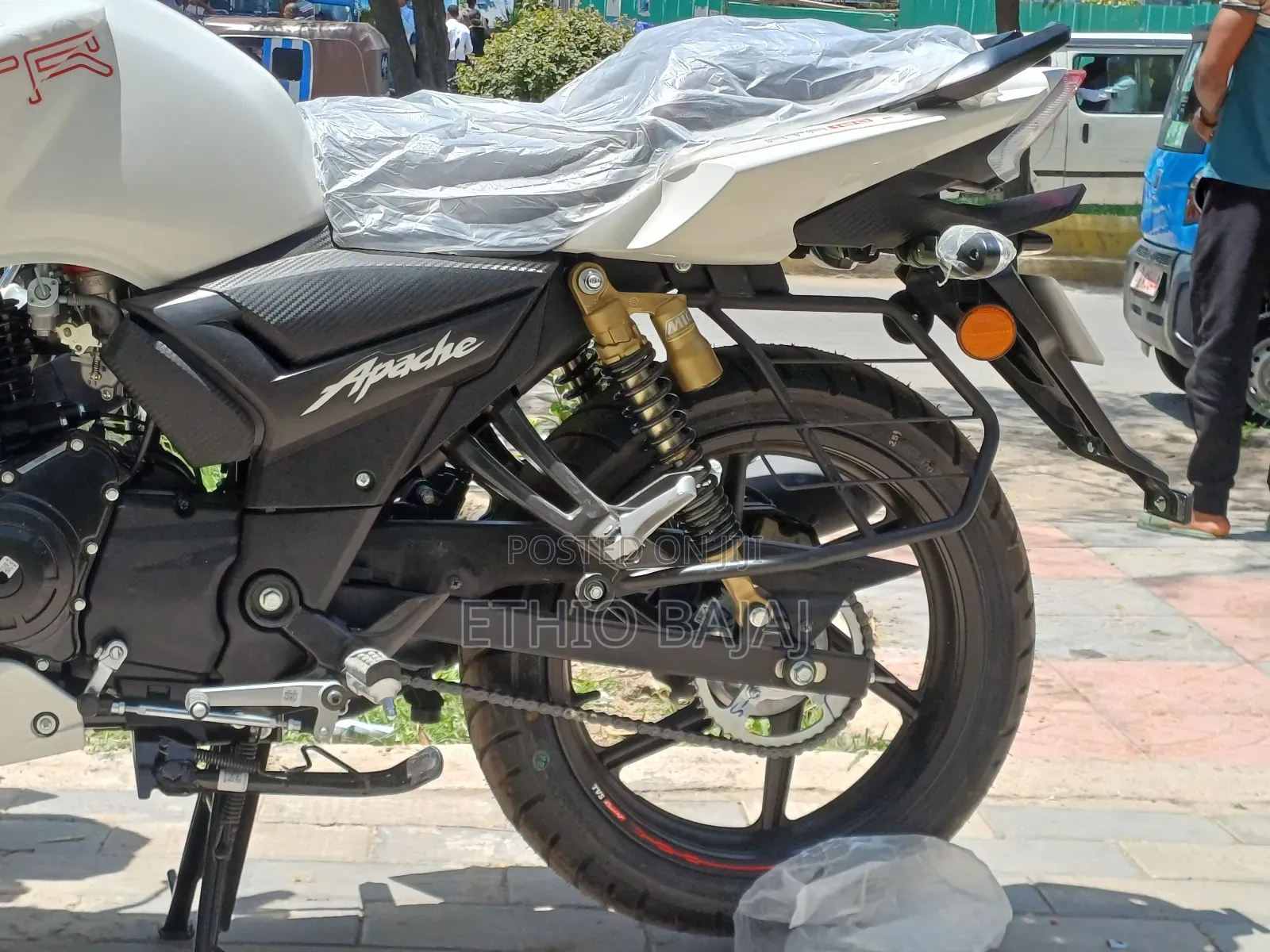 New TVS Apache 180 RTR 2024 White