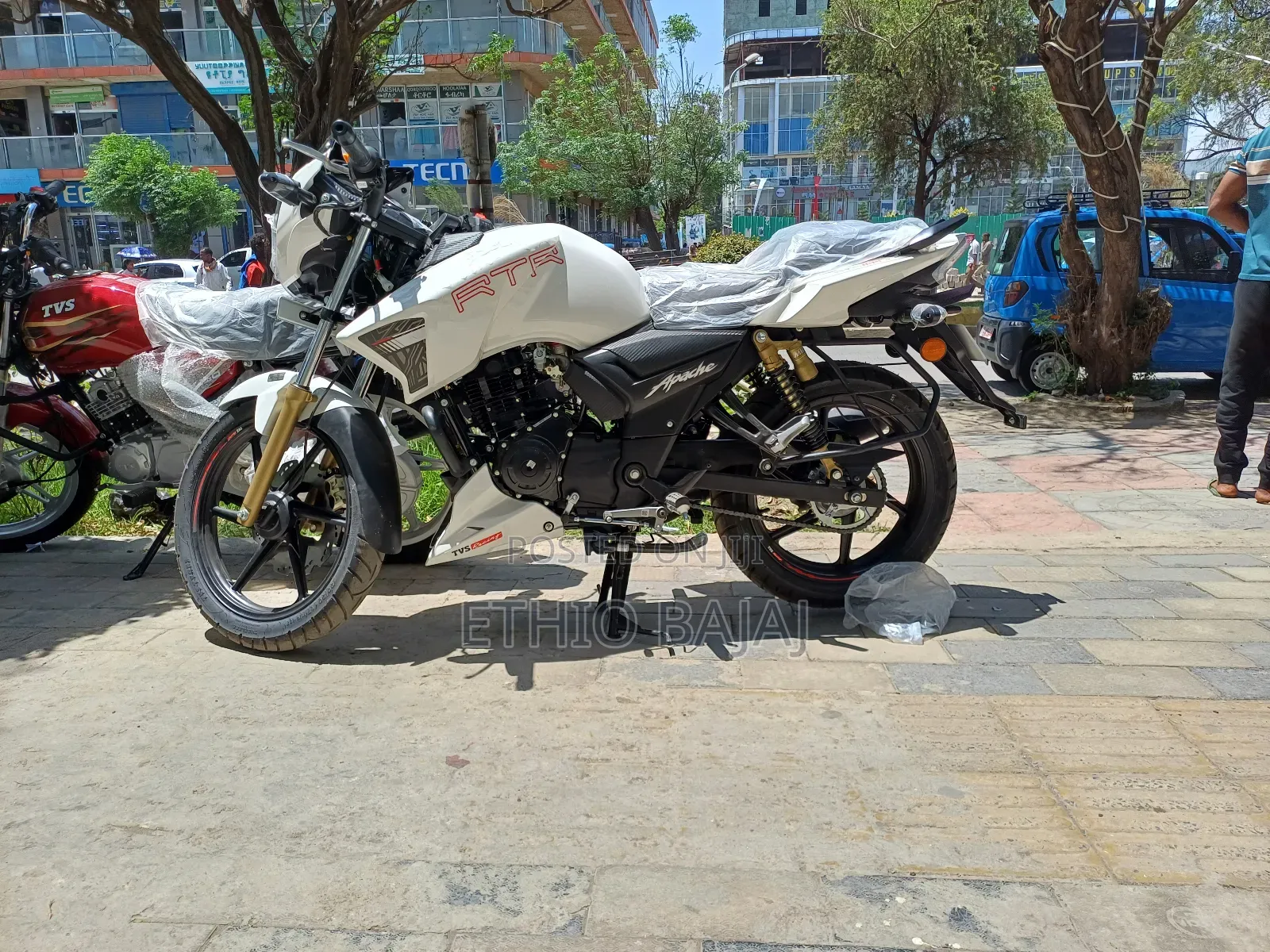 New TVS Apache 180 RTR 2024 White