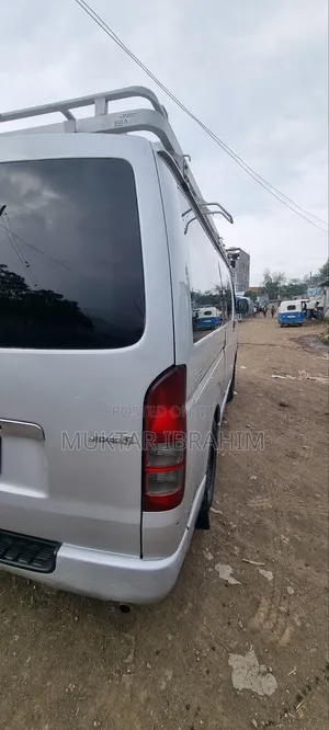 Toyota HiAce 2011 Silver
