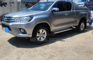 Toyota Hilux 2018 Silver