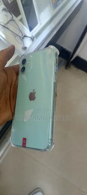 Photo - New Apple iPhone 13 128 GB Pink