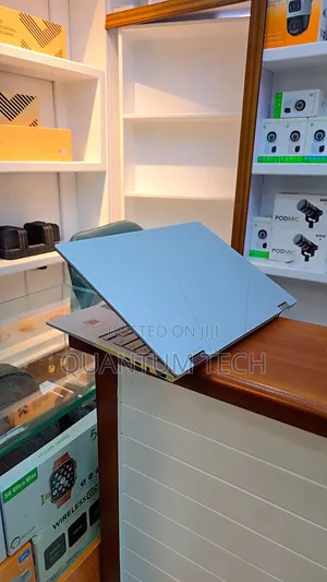 New Laptop Asus ZenBook Flip 14 UX461UN 16GB Intel Core I7 SSD 512GB