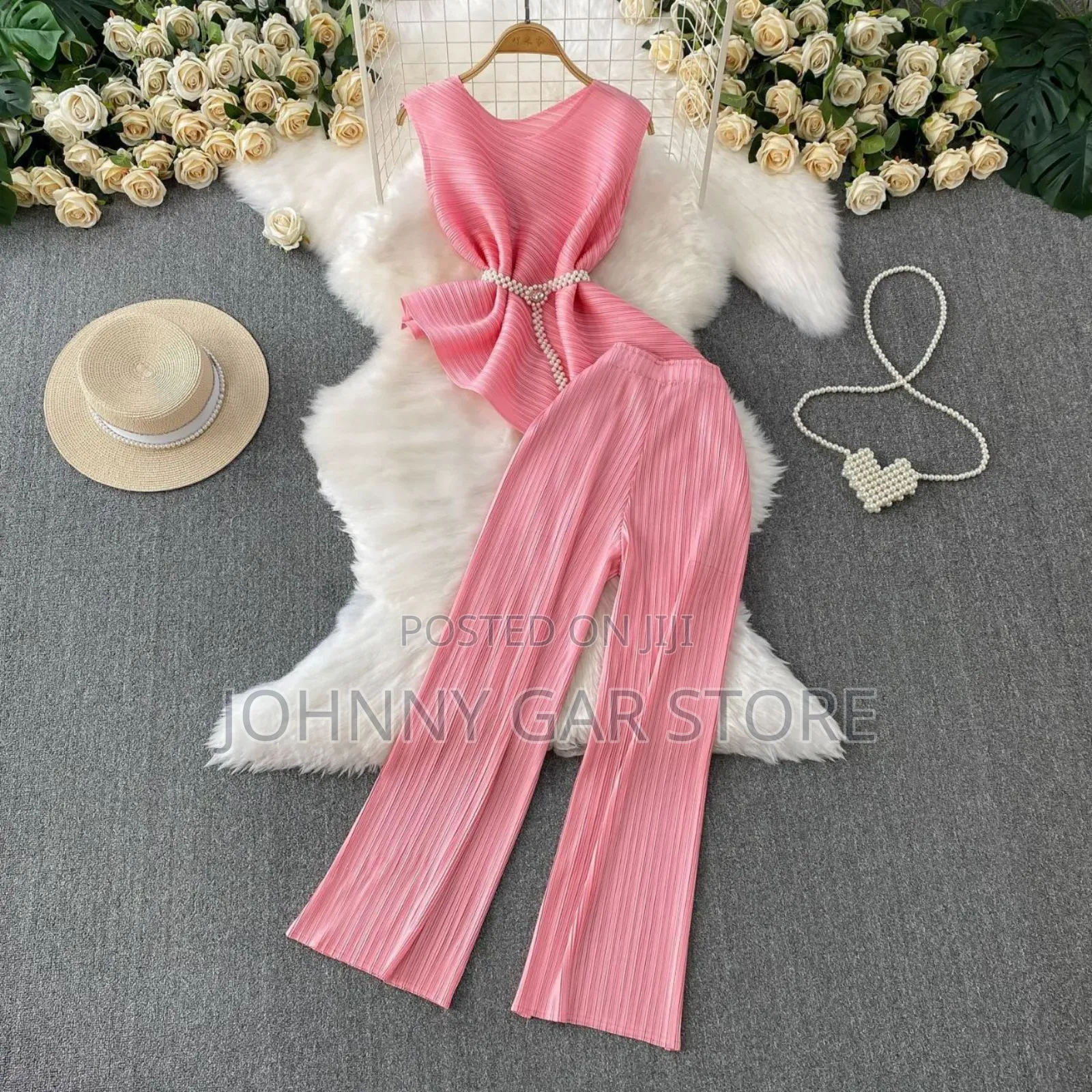 ማራኪ ቶፕ ከነሱሪ