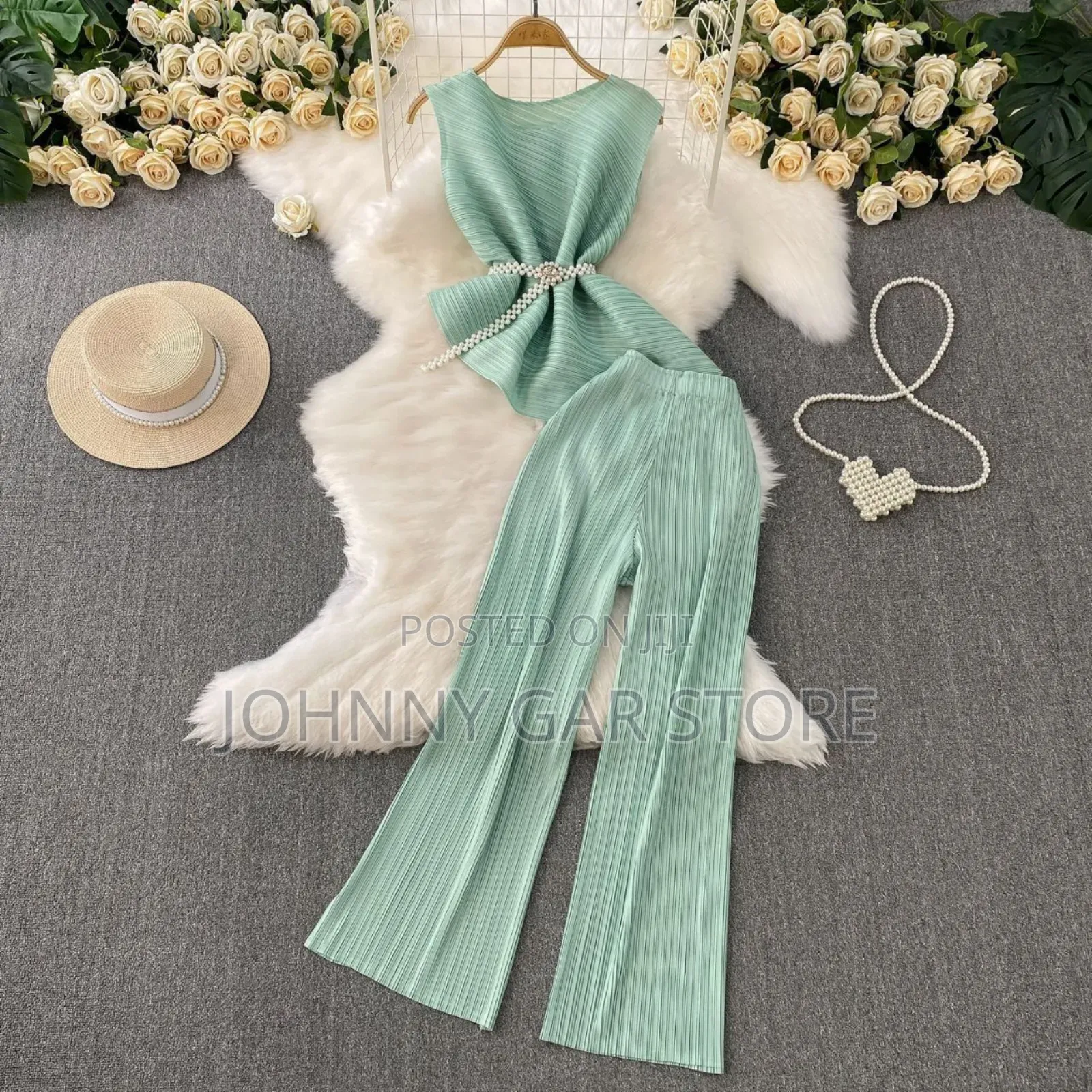 ማራኪ ቶፕ ከነሱሪ