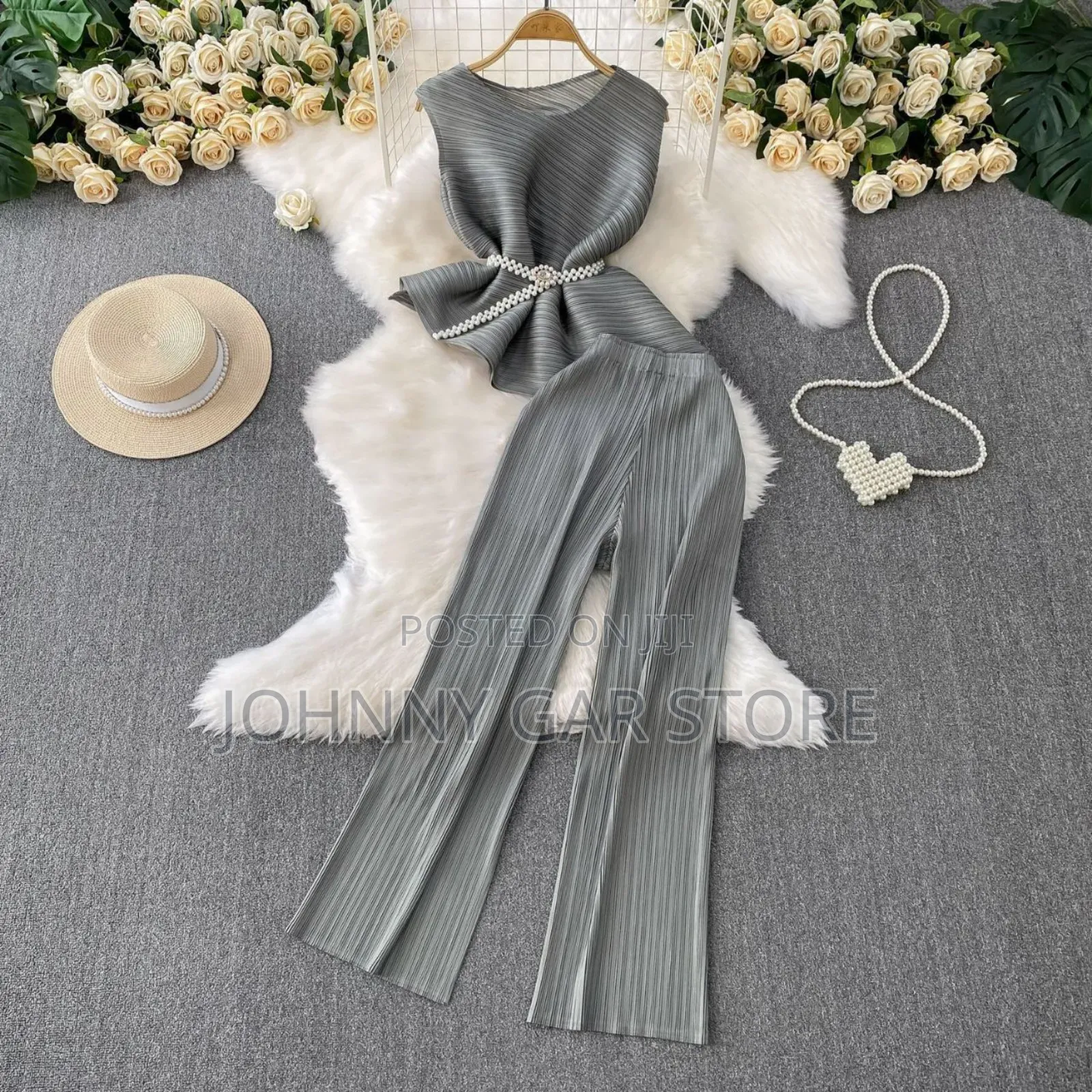 ማራኪ ቶፕ ከነሱሪ