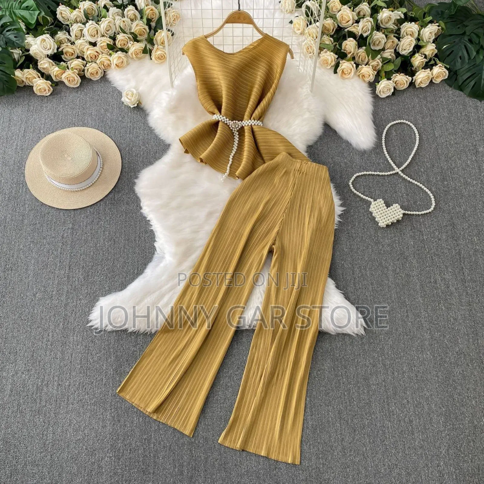 ማራኪ ቶፕ ከነሱሪ