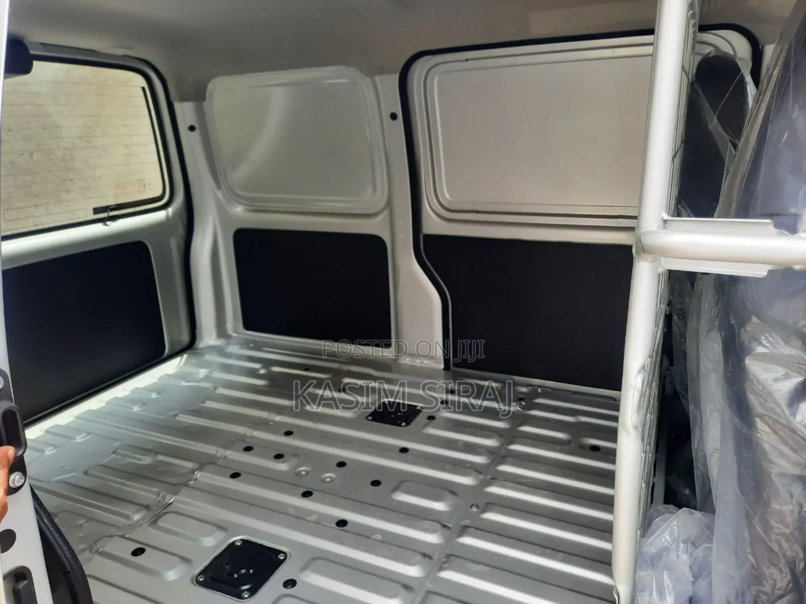 New Suzuki Eeco 1.2 Petrol FWD 2023 Silver