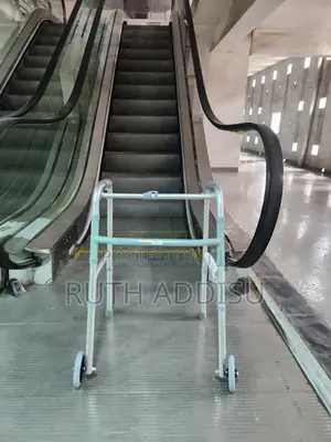 Photo - Medical Stainless Walker建議stainless Walker輕微brand New Walking Aid