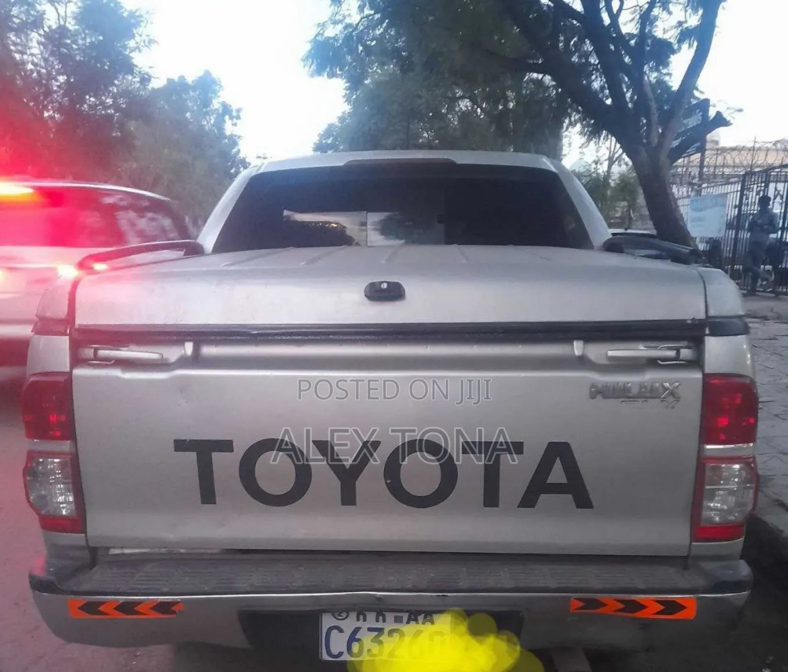 Toyota Hilux 2013 Gray