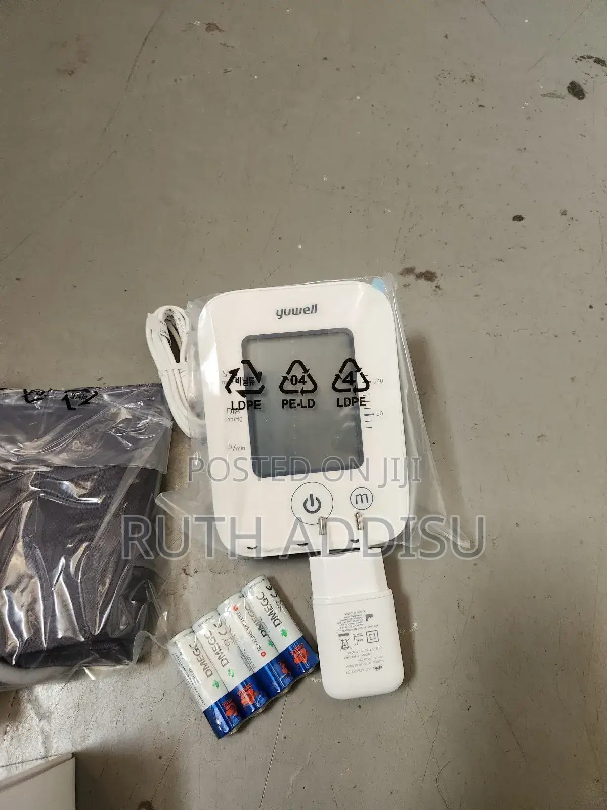 Yuwe Digital Blood Pressuer Monitor寄來brand New Medical Bp Monitor