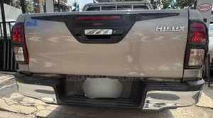 Toyota Hilux 2020 Gold