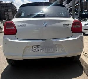 Suzuki Swift 2022 White