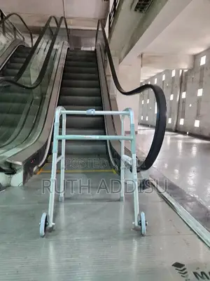 Photo - Almunium With Wheel Walker腱你brand New Walker昲了walking Frame Best