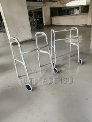 Photo - Almunium Walker蝨我foldae Walker鳵了best Quality Almunium Walker New