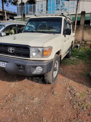 Photo - Toyota Land Cruiser 2004 White