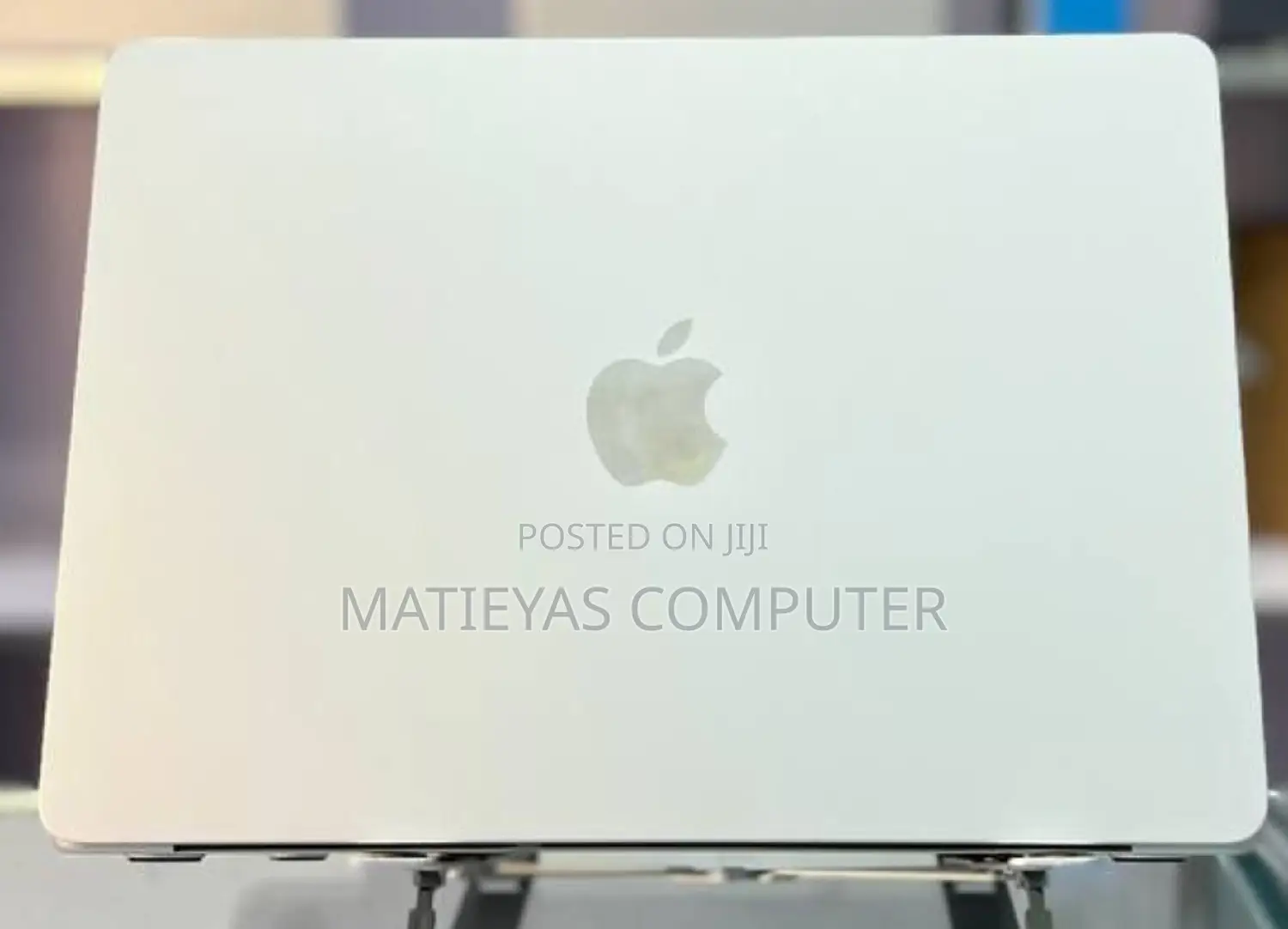 New Laptop Apple MacBook Air 2025 M4 13-Inch 16GB Apple M4 SSD 256GB