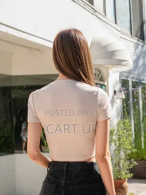 Dazy Solid Cut Out Crop Top