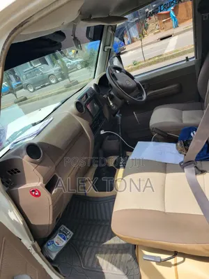 Toyota Land Cruiser 2004 White