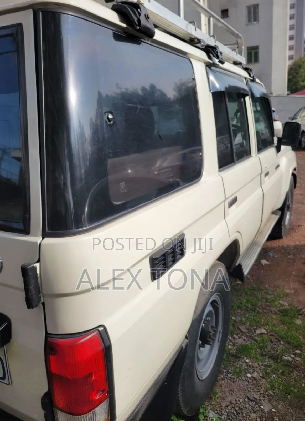 Toyota Land Cruiser 2004 White