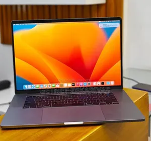 Photo - New Laptop Apple MacBook Pro 2019 16GB Intel Core I7 SSD 512GB