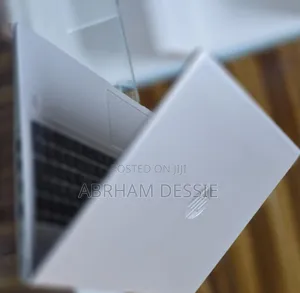 New Laptop HP 8GB AMD Ryzen 5 SSD 512GB