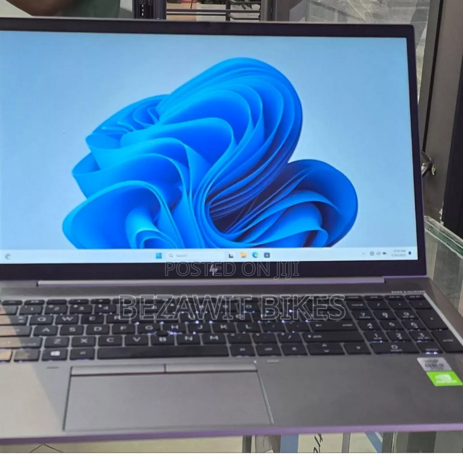 New Laptop HP ZBook Firefly 15 G7 32GB Intel Core i7 SSD 1T