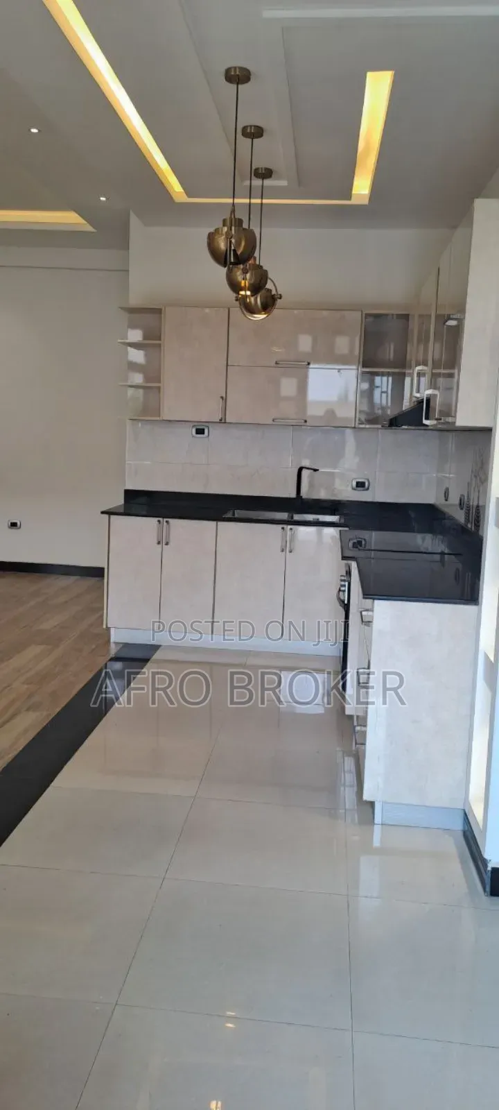 Furnished 8bdrm House in Garment Lafto for sale