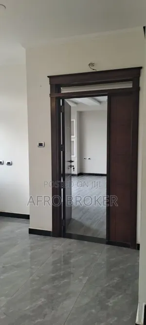 Furnished 8bdrm House in Garment Lafto for sale