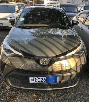 Photo - Toyota C-HR 2022 Gray