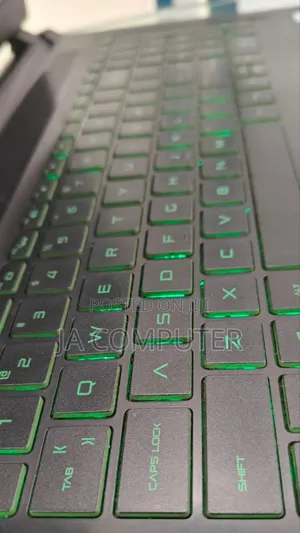 New Laptop HP Pavilion 15 12GB Intel Core I5 SSHD (Hybrid) 1.5T