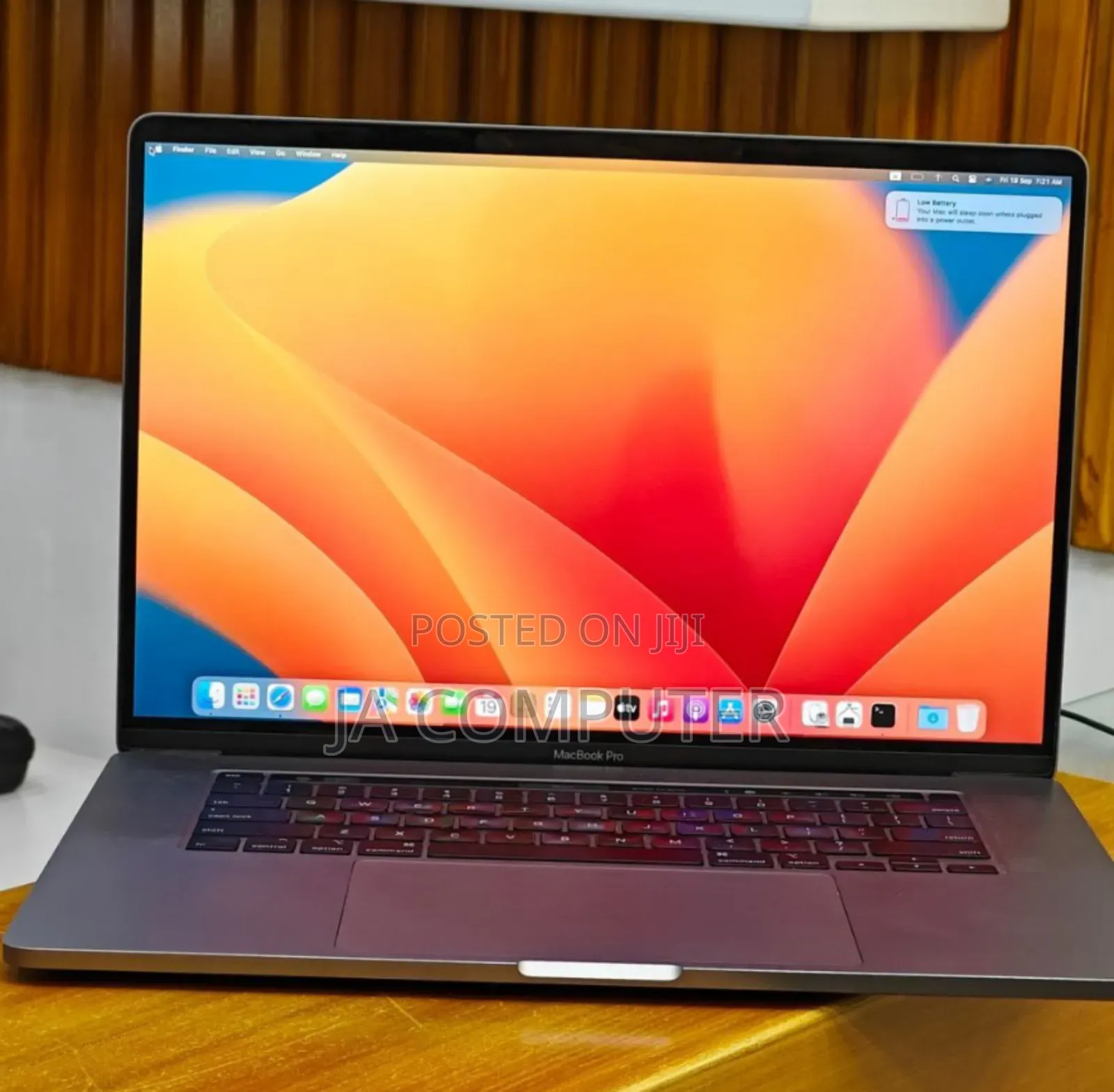 New Laptop Apple MacBook Pro 2019 16GB Intel Core I7 SSD 512GB