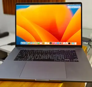 New Laptop Apple MacBook Pro 2019 16GB Intel Core I7 SSD 512GB