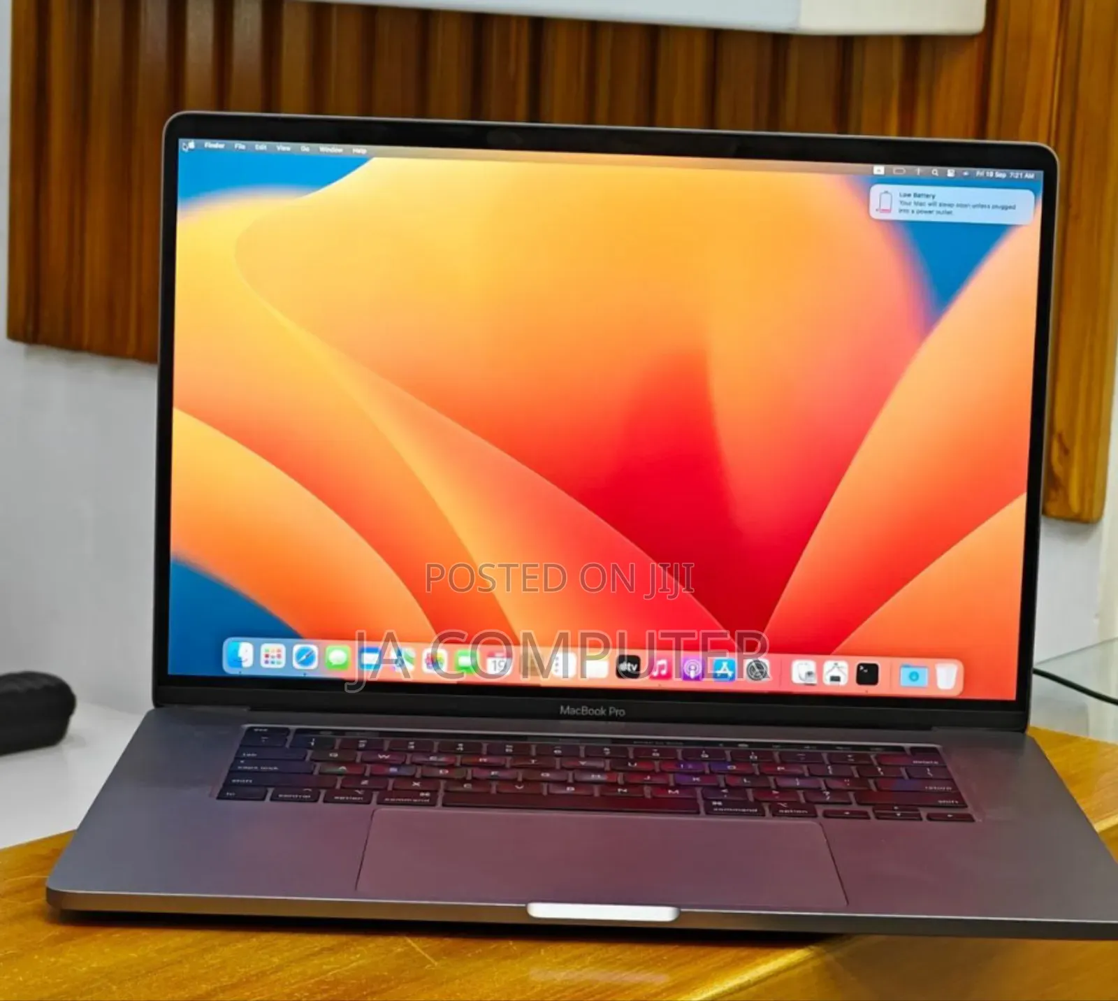 New Laptop Apple MacBook Pro 2019 16GB Intel Core I7 SSD 512GB