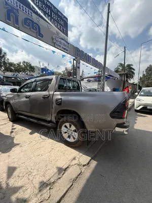 Toyota Hilux 2020 Gray