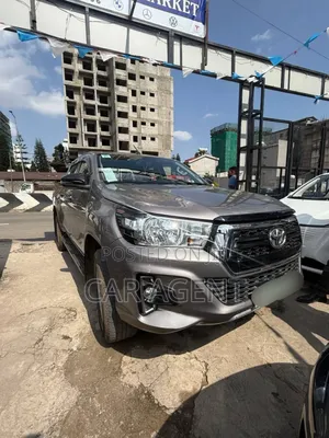 Toyota Hilux 2020 Gray