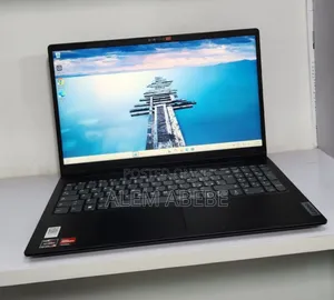 New Laptop Lenovo V15 8GB AMD Ryzen 3 SSD 256GB