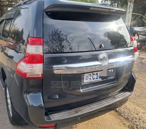 Toyota Land Cruiser Prado 2016 Gray