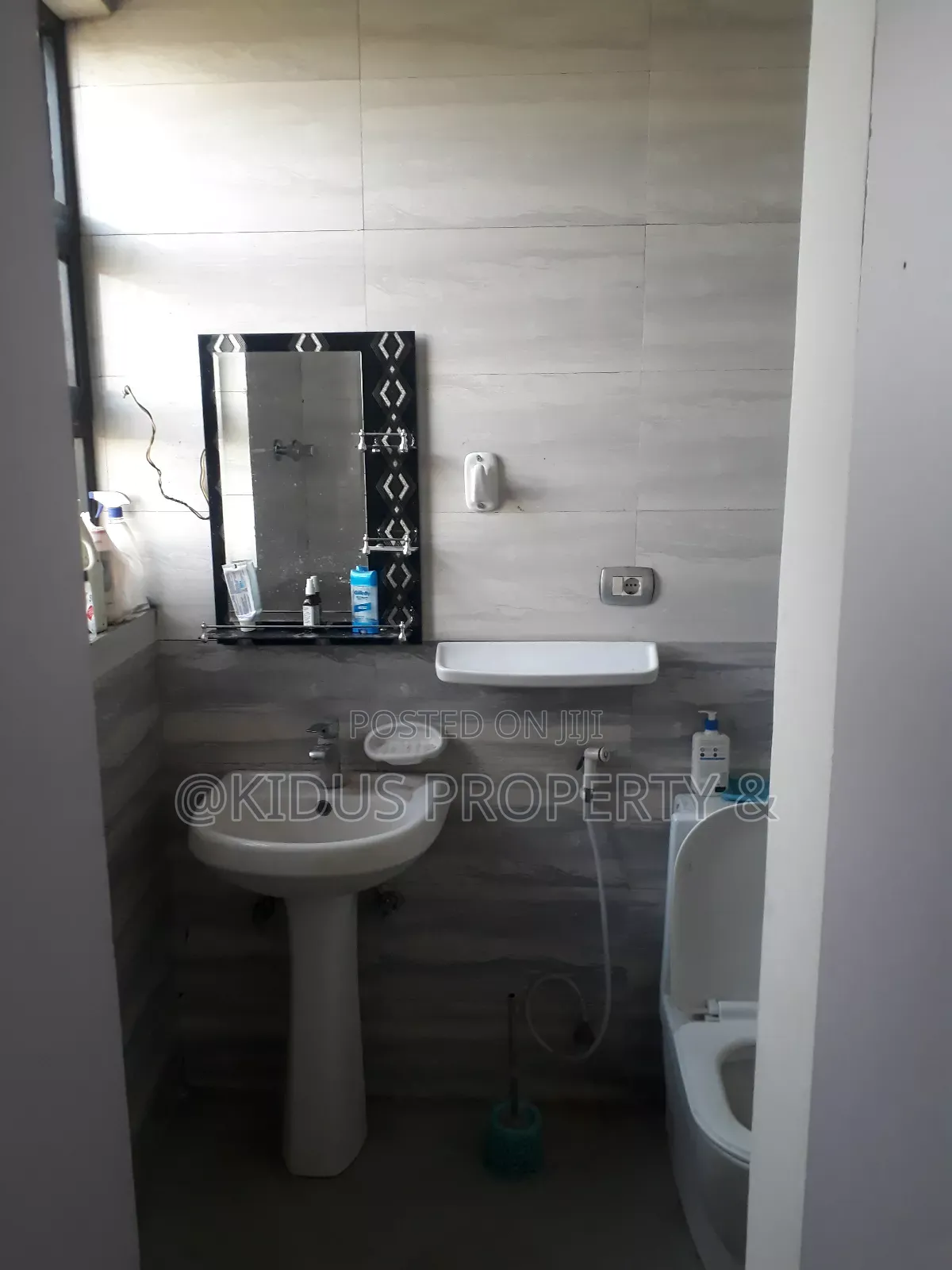 2bdrm Apartment in Mekaele(መካኒሳ ሚካኤል), Nifas Silk-Lafto for rent