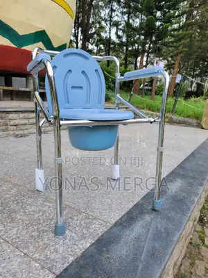 Photo - Toilet Chair回囗porta Potty Bedside巨三commode Shower Chair Bidet Chair