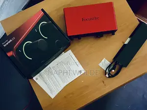 Focusrite Scarlett 2i2 (4th Gen) Audio Interface