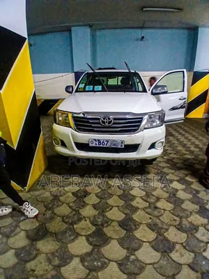 Toyota Hilux 2014 White