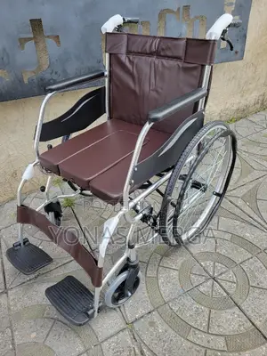 Toilet Wheelchair//Removable "U"Panel Plastic Commode Pail With a Lid.
