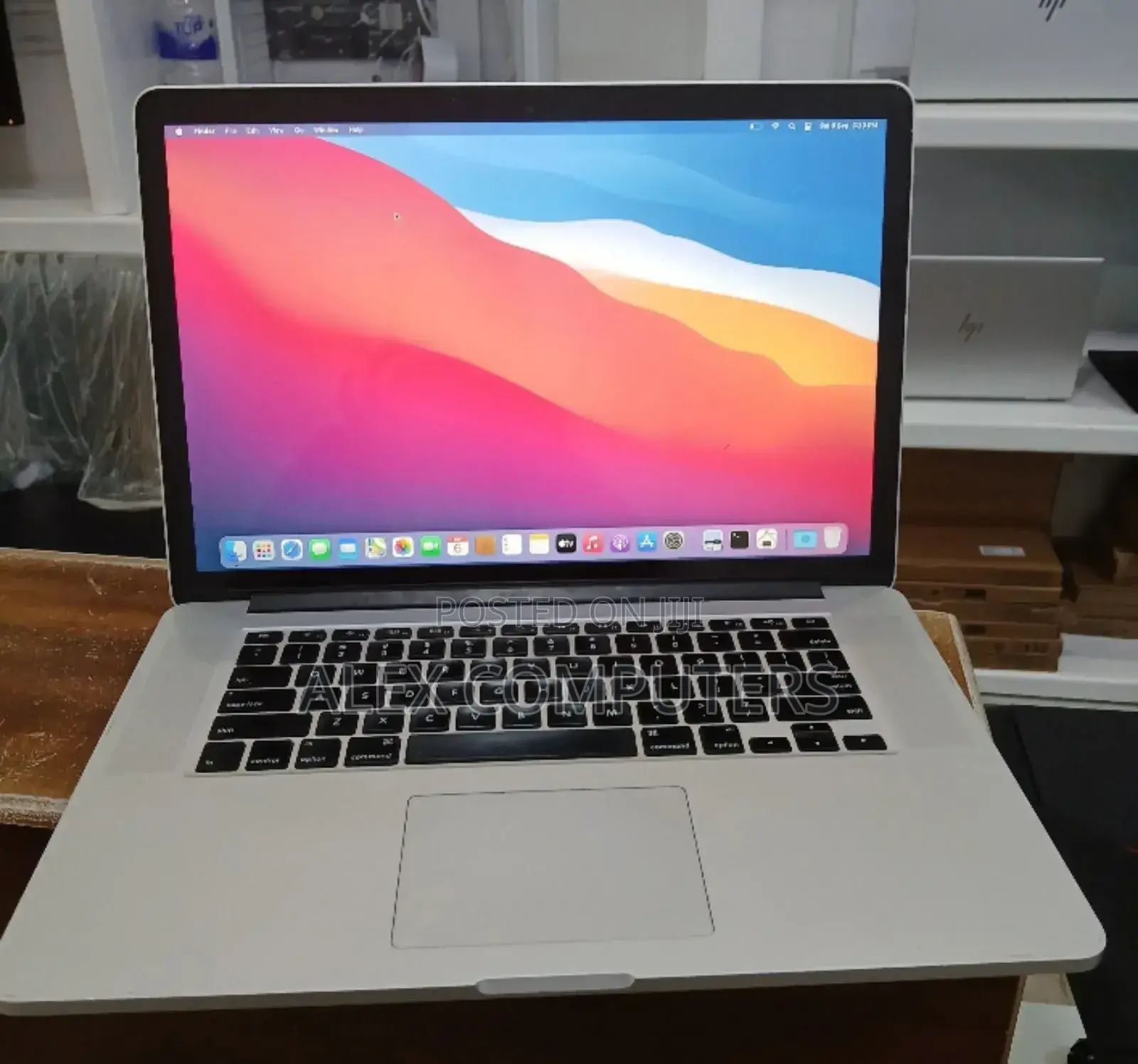 New Laptop Apple MacBook Pro 2015 16GB Intel Core i7 SSD 256GB