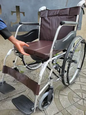 Multipurpose ዊልቼርdesign Can Include a Commode,Shower Chair Potty Chair