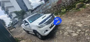 Toyota Hilux 2013 White